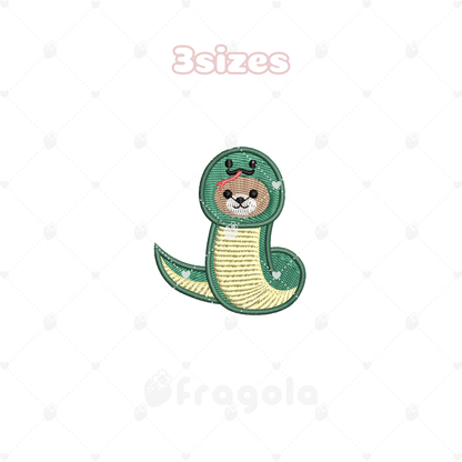 ヘビのきぐるみくま